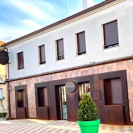 Estudio Puertas Del Orbigo Carrizo de la Ribera Buitenkant foto
